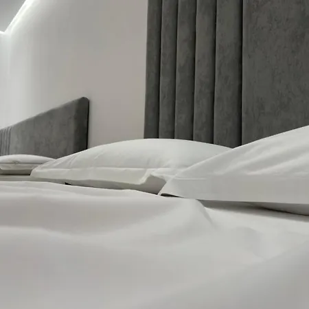 Ares Hotel